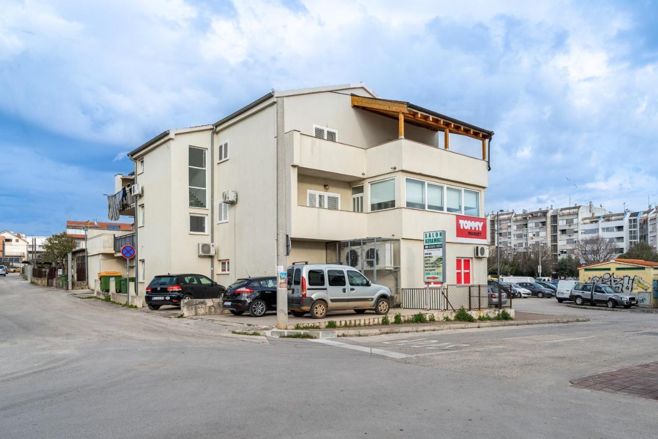 Elegant Two Bedroom Apartment Zadar Bagian luar foto