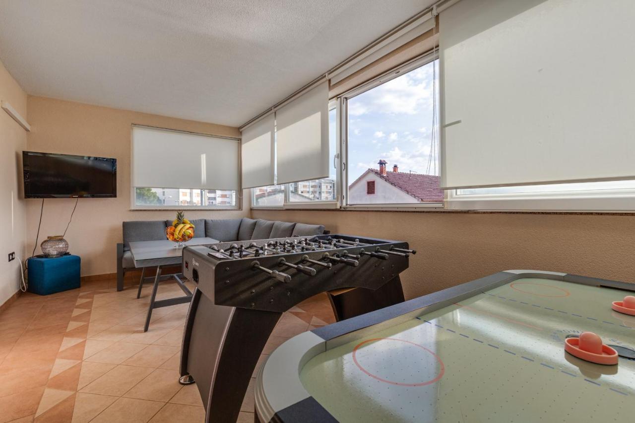 Elegant Two Bedroom Apartment Zadar Bagian luar foto