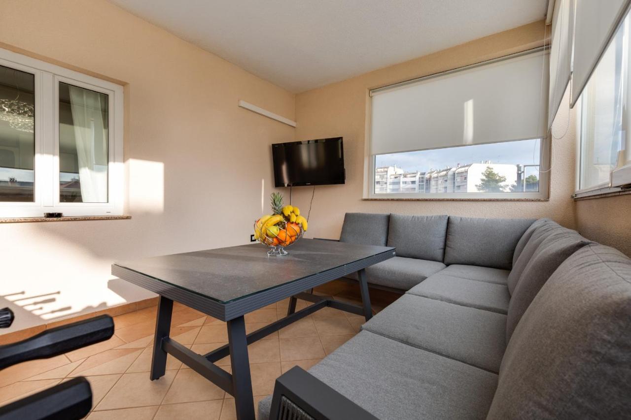 Elegant Two Bedroom Apartment Zadar Bagian luar foto