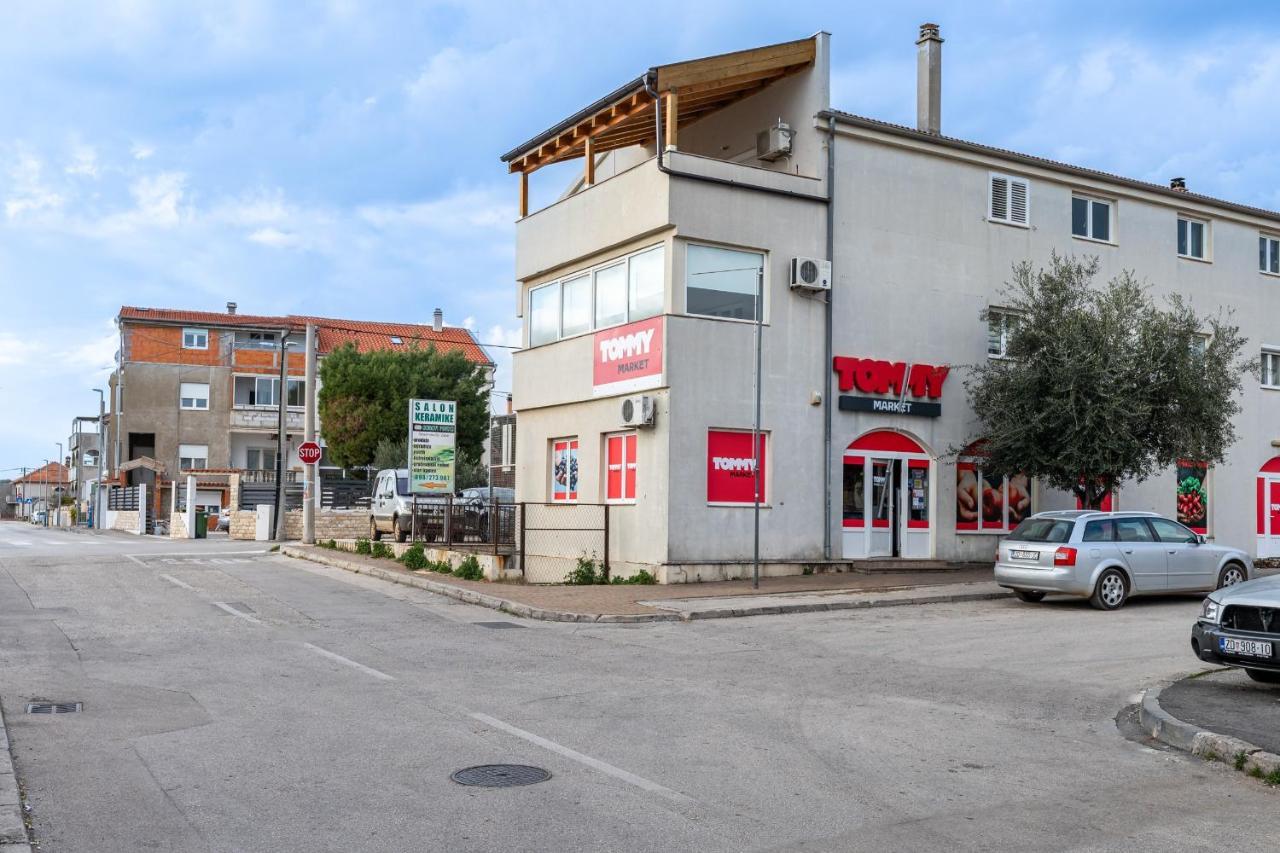 Elegant Two Bedroom Apartment Zadar Bagian luar foto